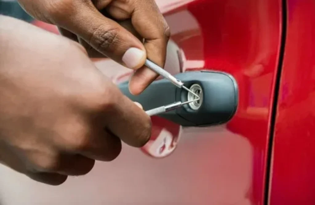 Reasons to Call a Professional Car Lockout Service